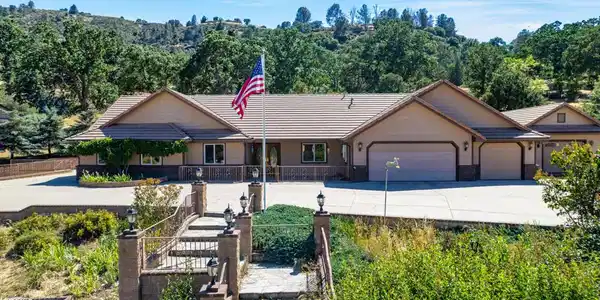 30100 Sunland Way