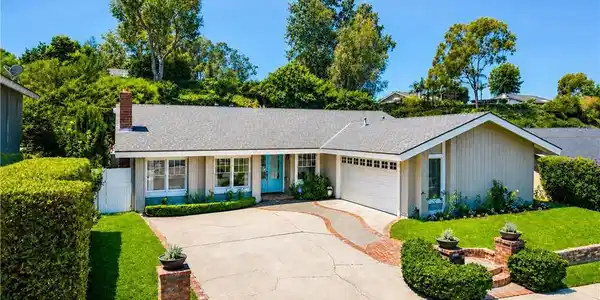 29131 Kensington Drive