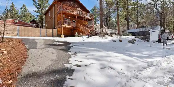 879 Spruce