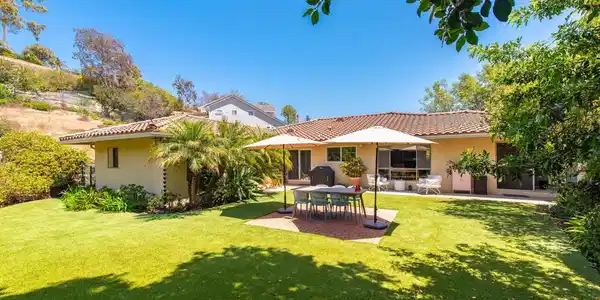 633 Camino Roberto