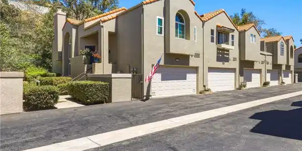 22229 Shadow Valley
