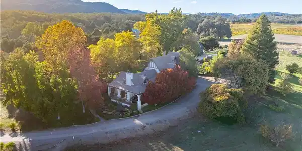 5415 Fairhills