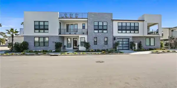 208 Ocean Place