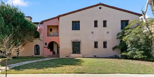 819 S Curson Avenue