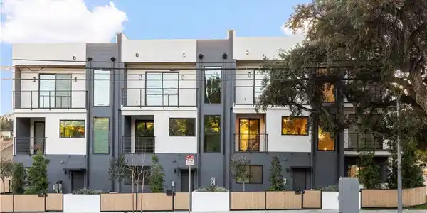 6849 N Figueroa Street