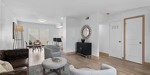 347 N Eucalyptus