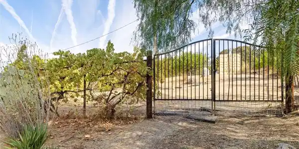 53121 Smith Road