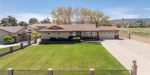 4822 W Avenue M12