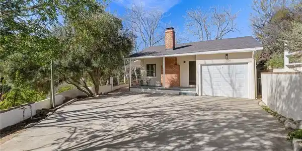 9817 Commerce