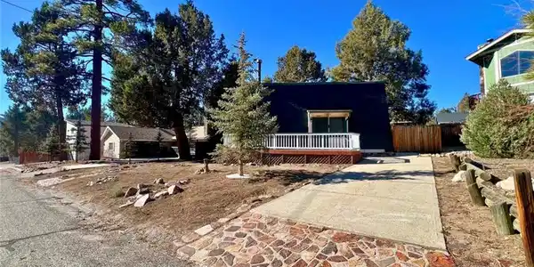 1027 Pine Mountain