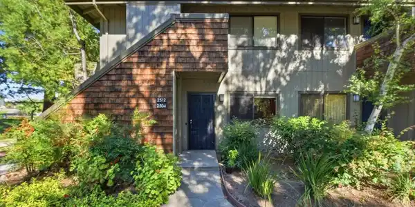 2504 La Terrace Circle
