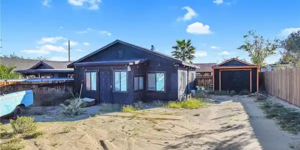 6435 Valley View