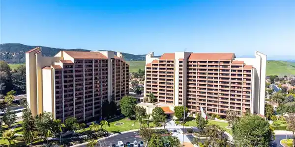 24055 Paseo Del Lago