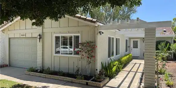 3238 San Amadeo