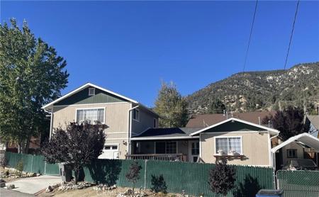 6537 Lakewood
