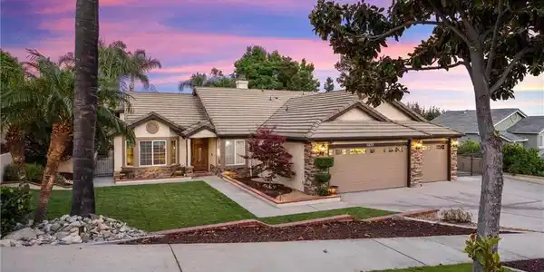 5829 Zapata Place