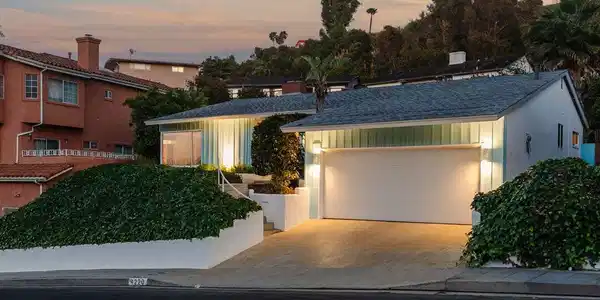 4220 Hillcrest Drive