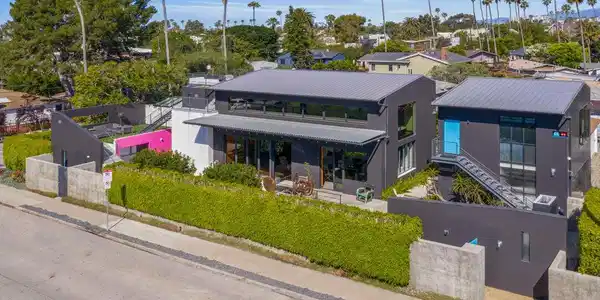 813 Palms