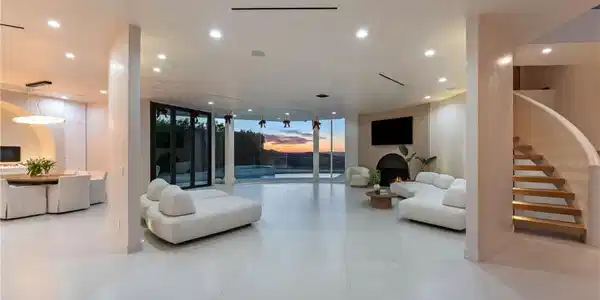 8045 Mulholland Drive