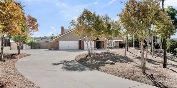 1250 Highridge