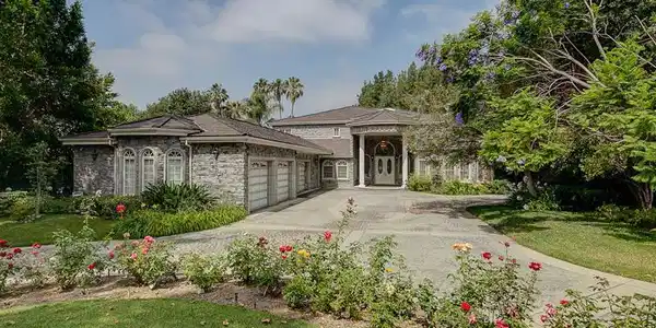 1601 Highland Oaks Drive