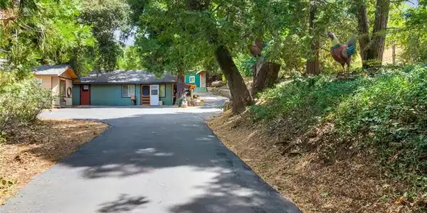 39065 Oak Glen Road