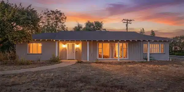 604 E Mariposa