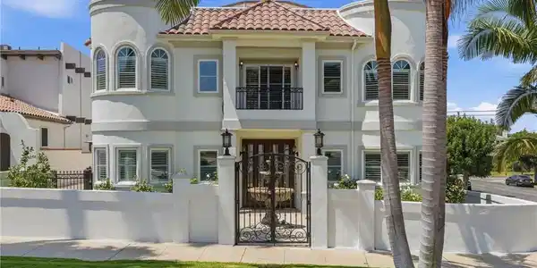 7220 W 80th