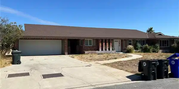 5967 N Sycamore