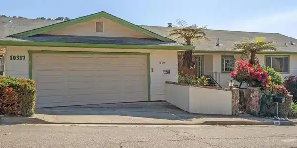 10317 Royal Oak Rd
