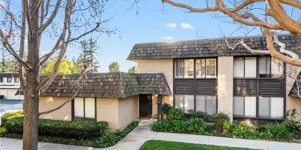 694 Rosewood Lane