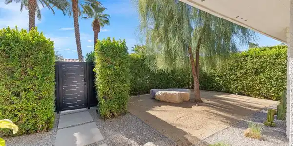 70320 Mottle Circle