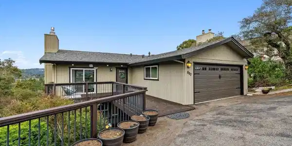 807 Cresta Vista Way
