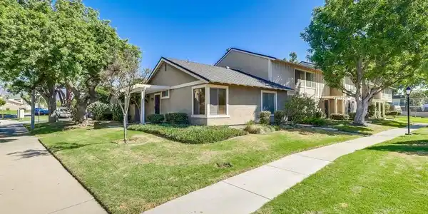 3888 Chelsea Dr