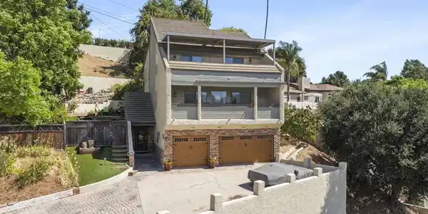82 Arnaz Drive