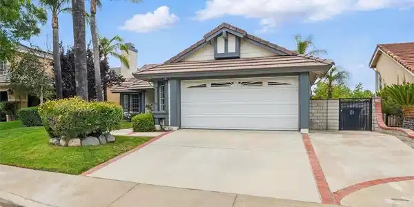 28613 Apricot Place