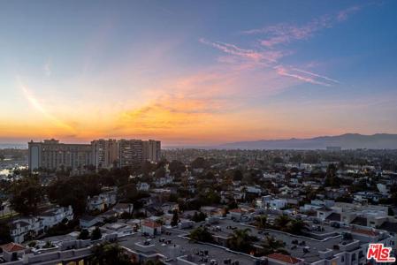 13700 Marina Pointe Drive