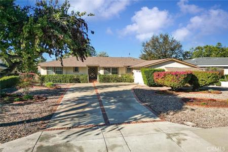 1019 Lake Forest Drive