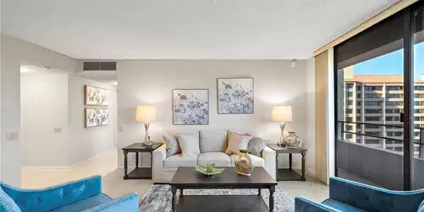 24055 Paseo Del Lago
