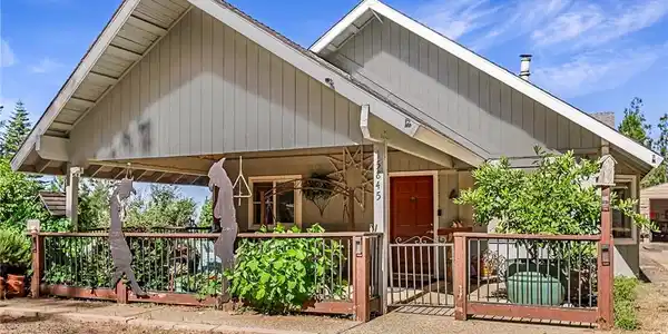 15845 Gauthier Lane