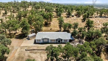2588 Pinecrest Road