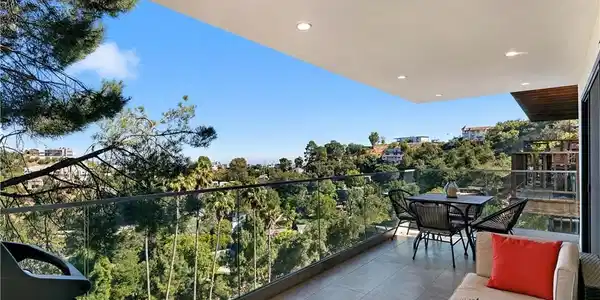 8960 Crescent Drive