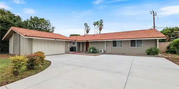 1108 S Broadmoor