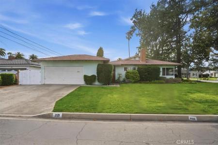 2121 S 3rd