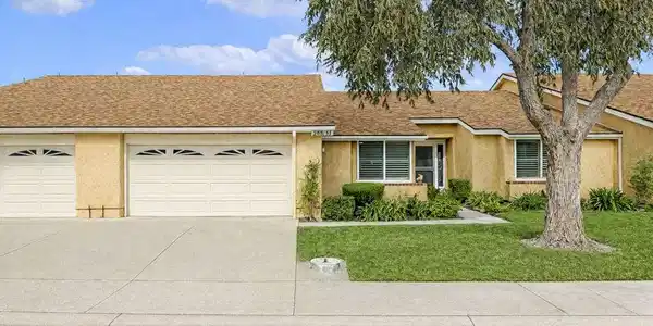 20151 Village 20