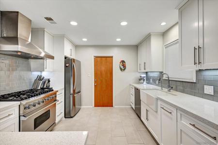8055 Cinnabar Dr