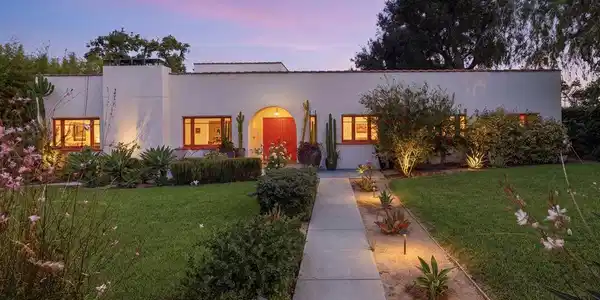 2011 Mar Vista Avenue