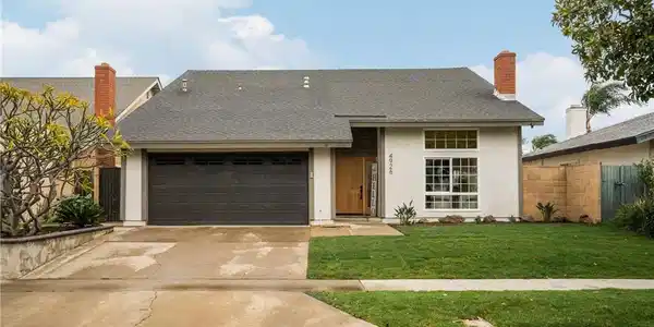 4926 E Glenview
