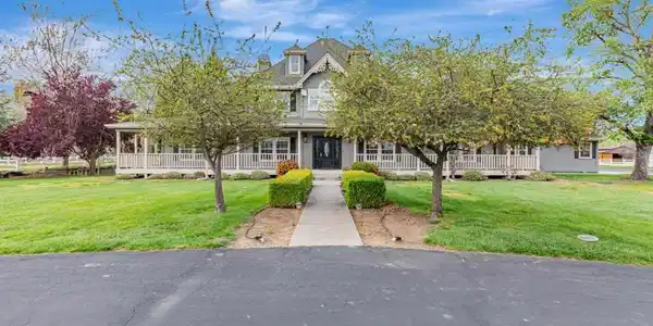 560 Tevis Trail