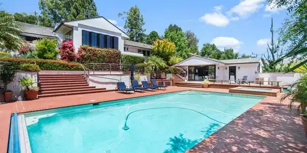 150 Los Robles Court